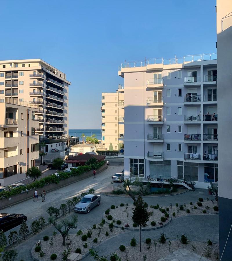 Viktoria'S Apartments Shengjin Bagian luar foto