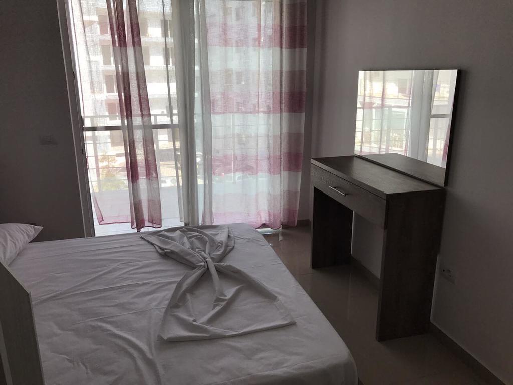Viktoria'S Apartments Shengjin Bagian luar foto