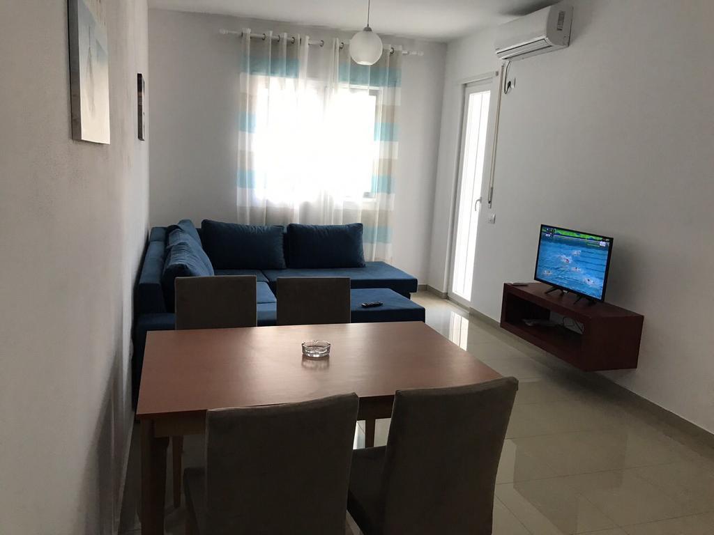 Viktoria'S Apartments Shengjin Bagian luar foto