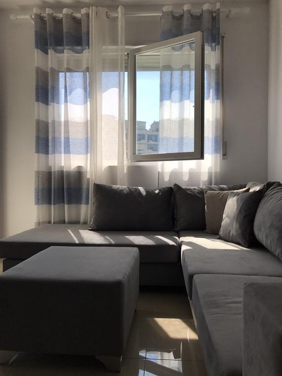 Viktoria'S Apartments Shengjin Bagian luar foto