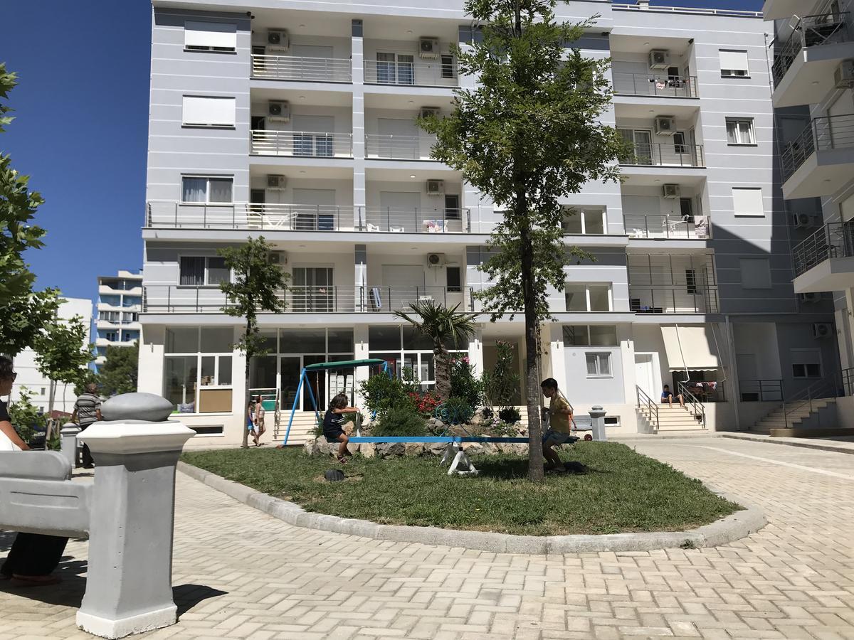 Viktoria'S Apartments Shengjin Bagian luar foto