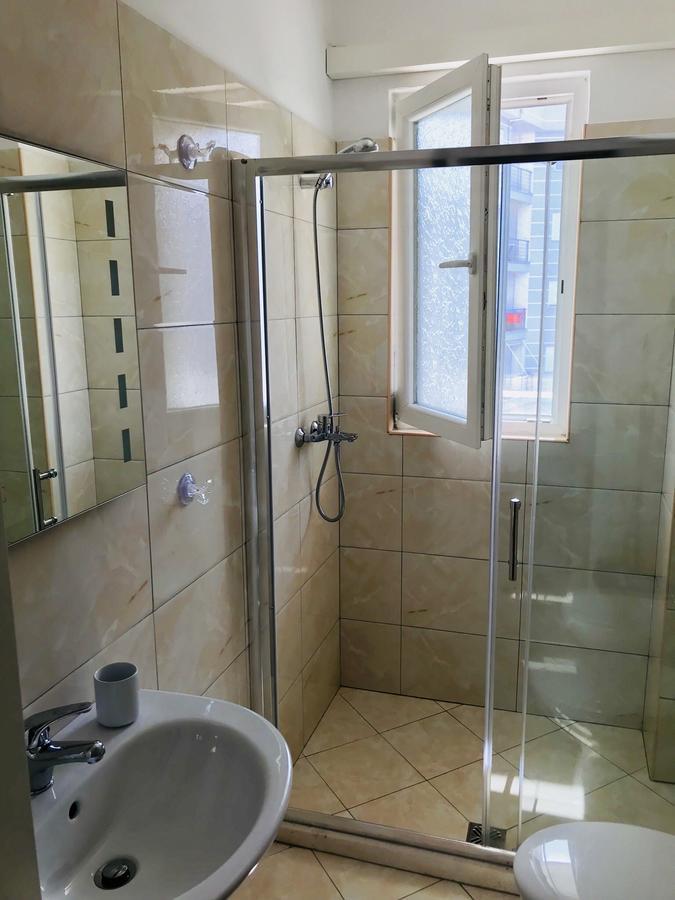 Viktoria'S Apartments Shengjin Bagian luar foto