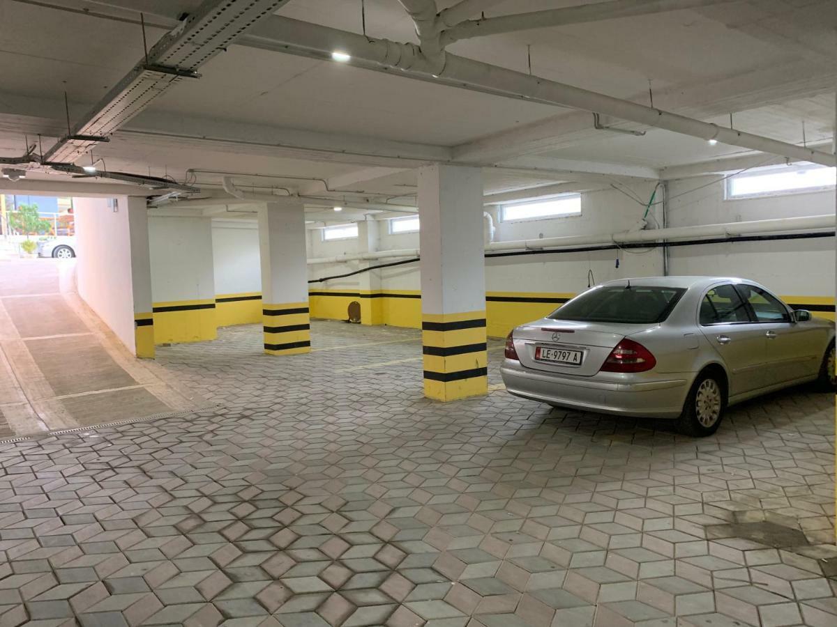 Viktoria'S Apartments Shengjin Bagian luar foto